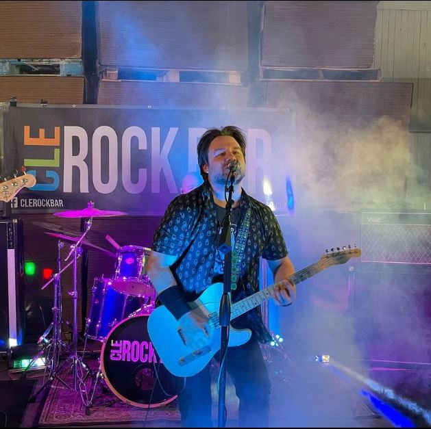 Rock Bar performing